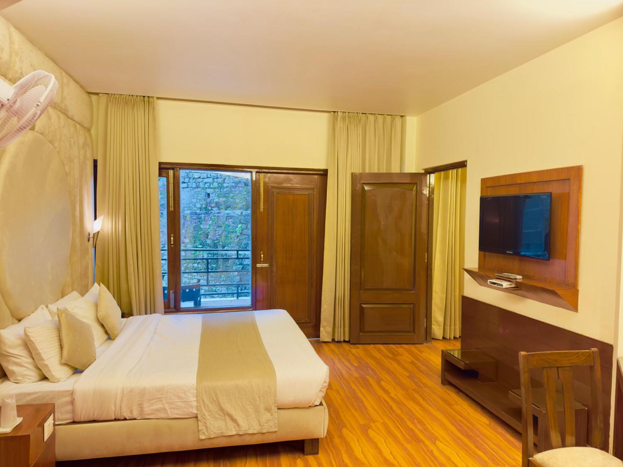 Hotel The Grand Manali - A River And Mountain View Resort, Manali #Private Parking #Gym - Manali (Himachal Pradesh) — Photos 1